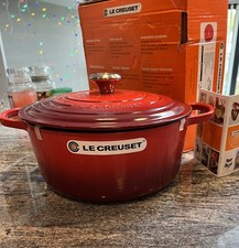Image of Le Creuset Signature Round Casserole Cast Iron 28cm 6.7L Cerise New