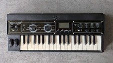 Korg Microkorg XL+ Synthesizer Inklusive Mikrofon - Schwarz (KRMKXL+)