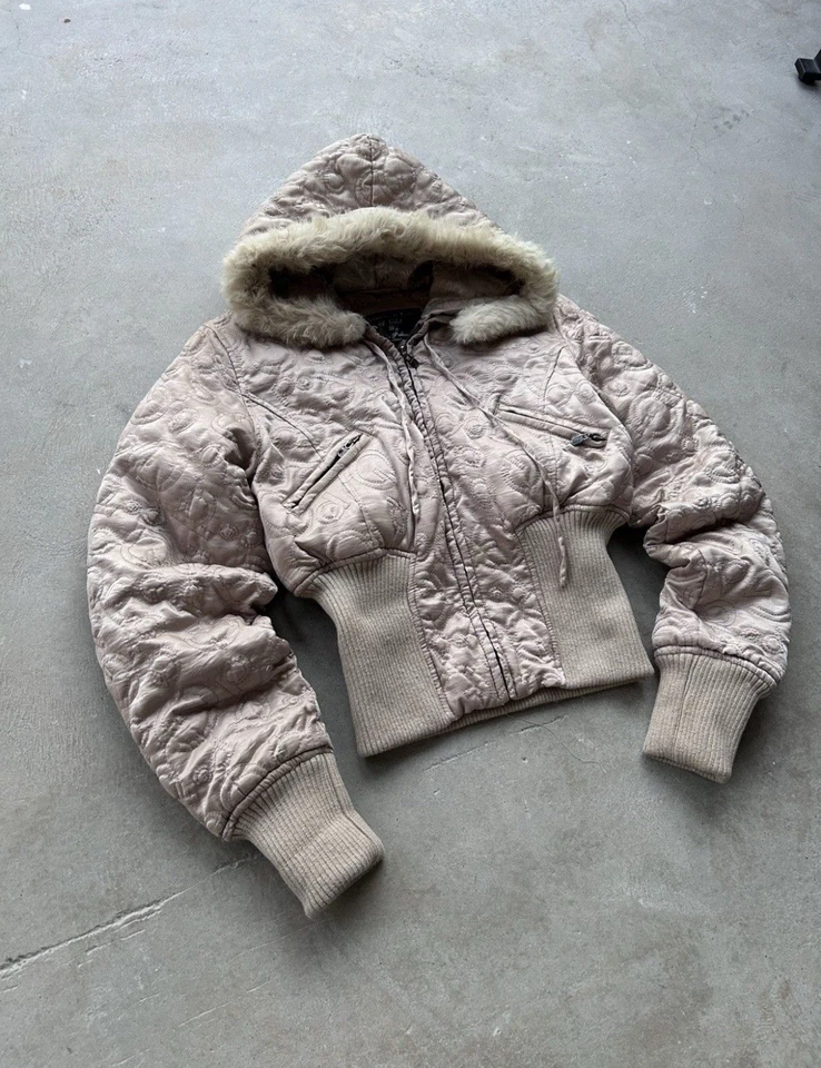 Bombardero de plumas con capucha de piel rara vintage Y2K rosa recortado talla mediana Foto 2 de 4