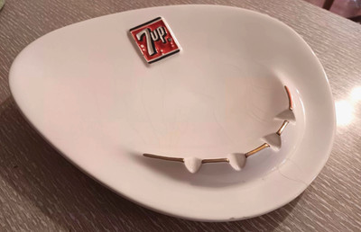 Vintage 50s 7UP ceramic ASHTRAY Commercial Barware Soda Fountain Atomic Age MCM