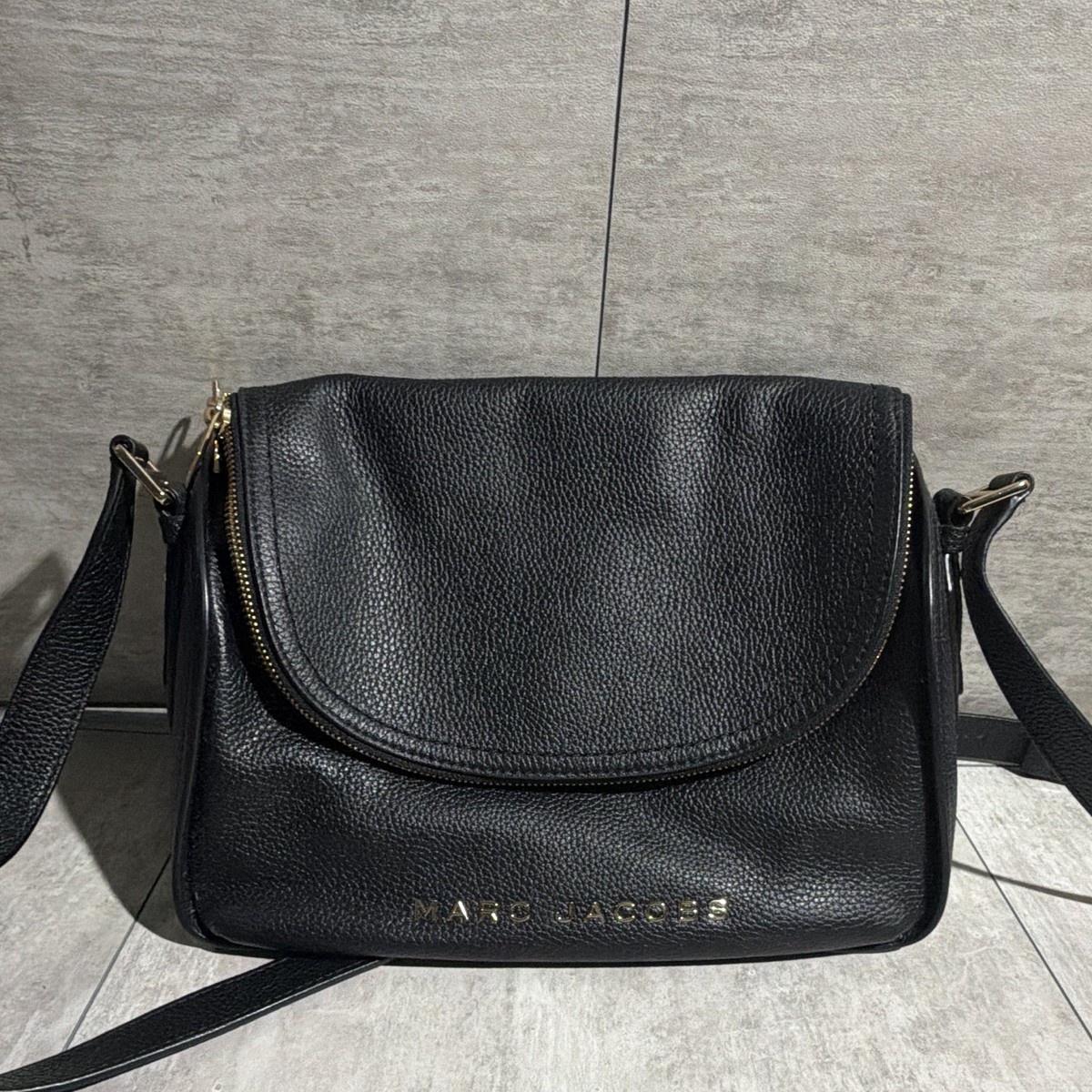 Marc Jacobs the Groove Leather Mini Messenger Bag Crossbody