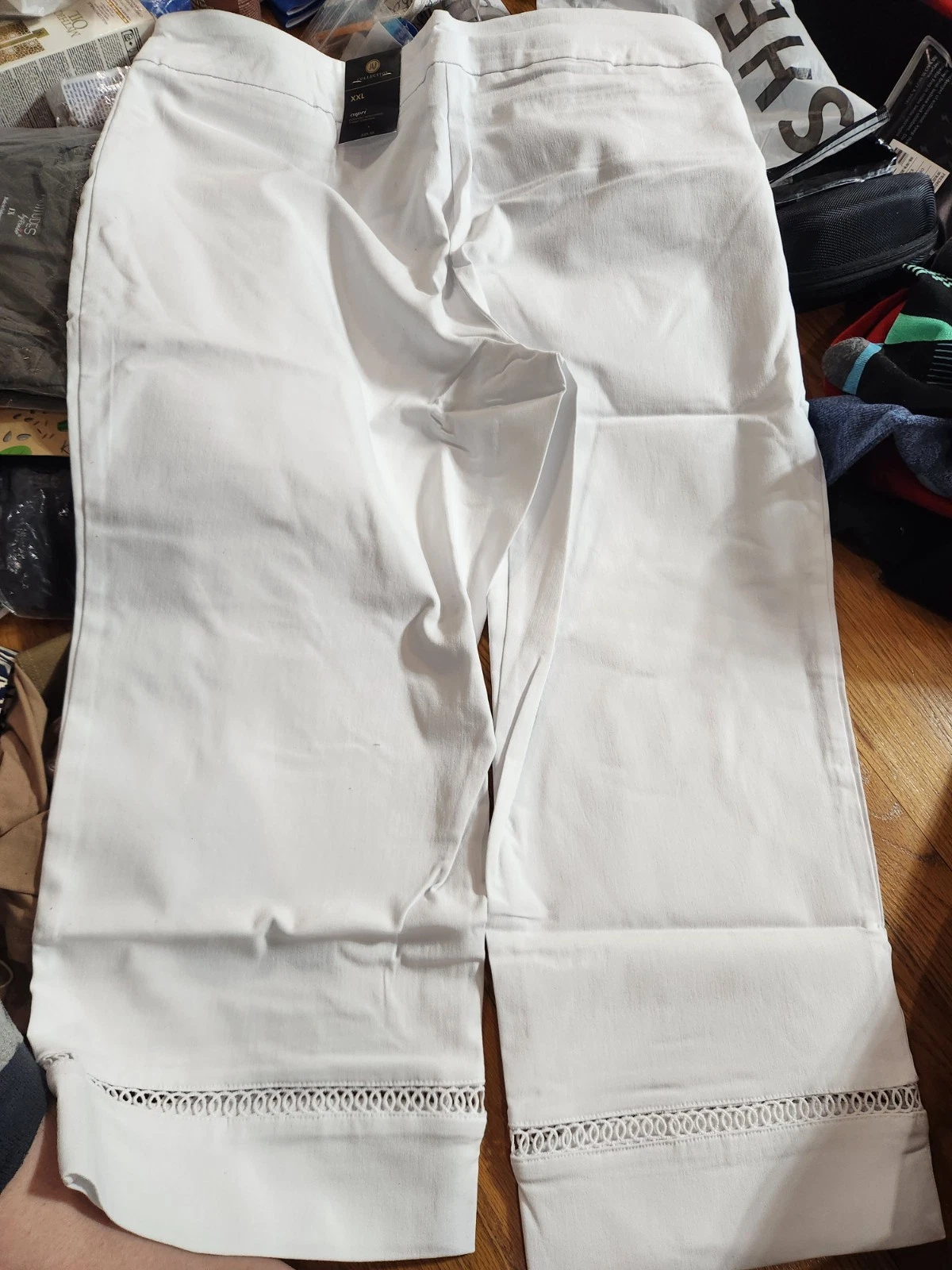 JM Collections Rivet Capri White Size XXL Tummy control Comfort Waistband