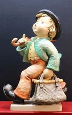 Goebel M.I.  Hummel figurine #7/III "Merry Wanderer" TMK5 11.5" tall, Germany