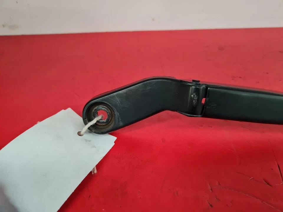 Brazo limpiaparabrisas delantero izquierdo volkswagen polo 2006 5 puertas Foto 2 de 4