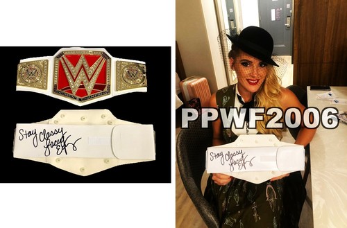 CINTURÓN DE MUJER WWE WWE ENCAJEY EVANS FIRMADO A MANO JUGUETE AUTOGRAFIADO PARA NIÑOS CON PRUEBA Y CERTIFICADO DE AUTENTICIDAD - Imagen 2 de 4