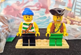 LEGO Pirates 2009: Kraken Attackin' (6240) - Complete - Box & Instructions Too!