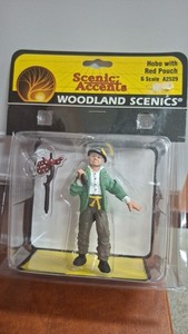Woodland Scenics A2529 G Scenic Accents Homeless Harry Hobo W/ Red Pouch Figure