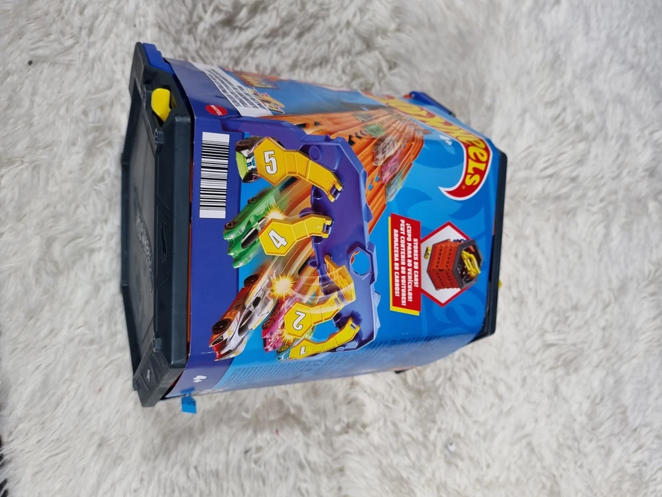 Hot Wheels Roll Out Raceway Track Set Storage Case With Car Stores 80 Cars New - Image 4 of 4