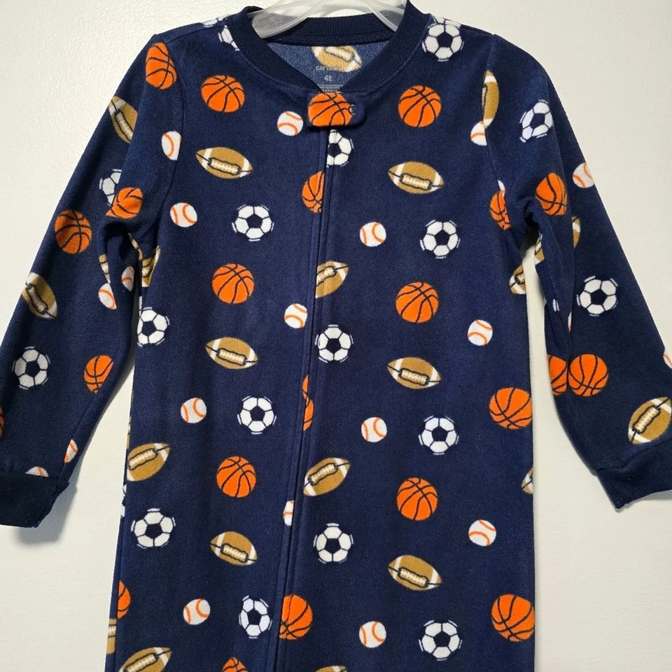 Pijama Carter's para niños pequeños 4T niño/niña tema deportivo con patas de vellón Foto 2 de 4