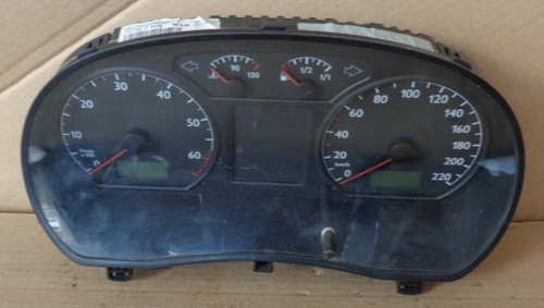 VW  POLO 9N  TACHO KOMBIINSTRUMENT 6Q0920800P