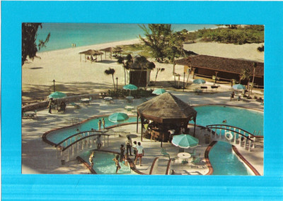 Postcard-Holiday Inn-Swimming Pool and Bar-Grand Cayman, British West Indies
