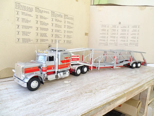 Revell Model Kit Assembled 1/25 - Peterbilt 359 Car Transport Trailer