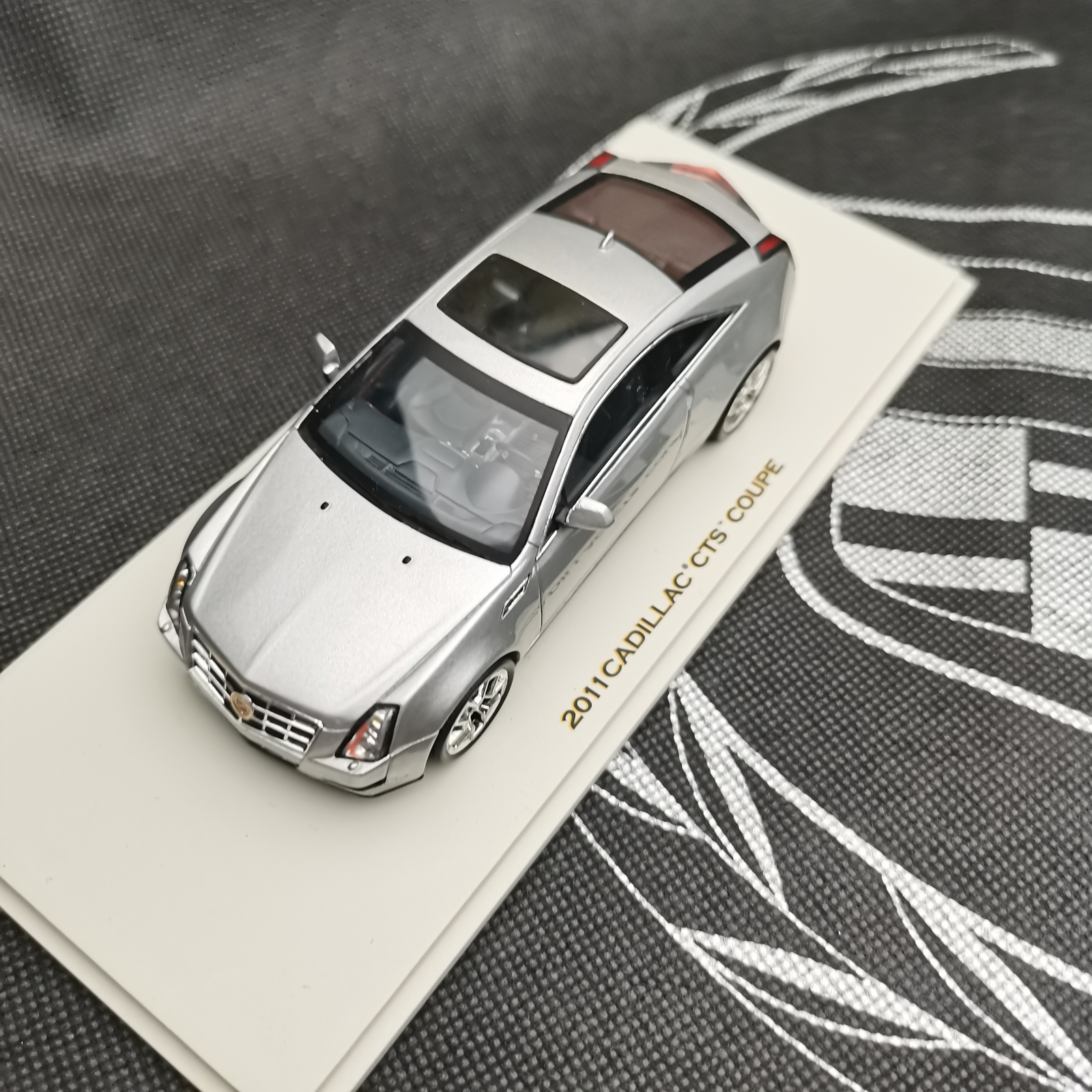 Luxury Collectibles 1:43 Scale For CADILLAC CTS COUPE 2011 Silver