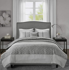 Madison Park Bennett Quilt Reversible 4 Piece Coverlet Bedding-Set, Full/Queen