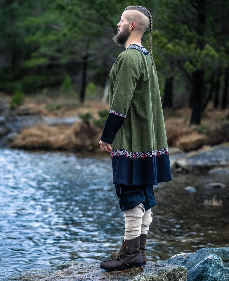 Wikinger Tunika mit aufwändiger Stickerei – Tradition trifft Stil - Bild 2 von 4