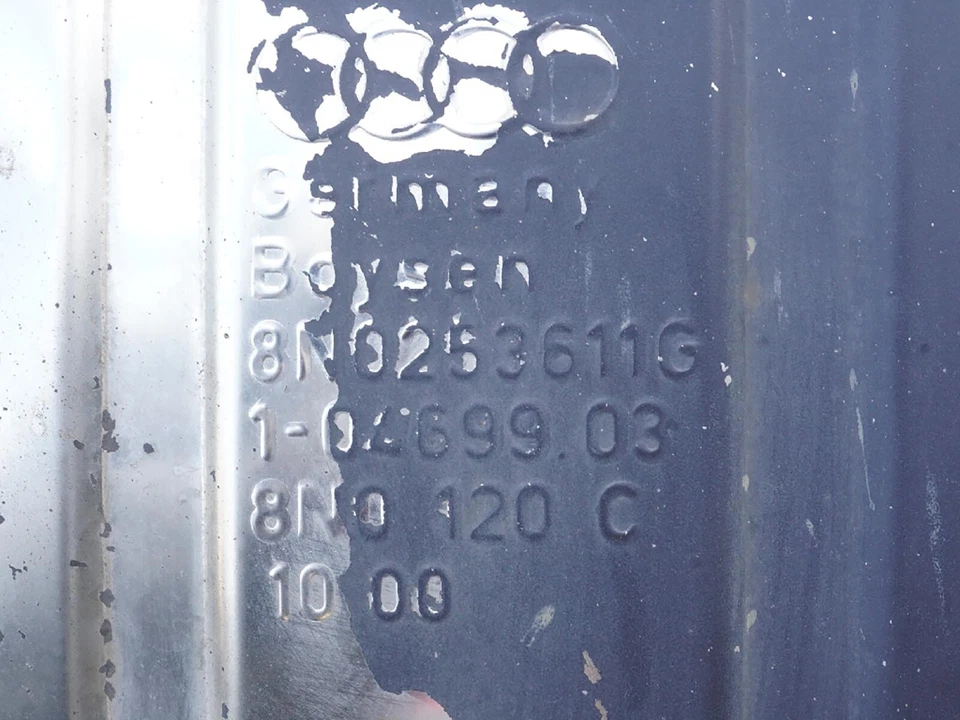 2001 - 2006 Audi Tt Quattro 1.8L Turbo Exhaust Muffler Pipe Rear 8N0253611g Oem Foto 3 de 4