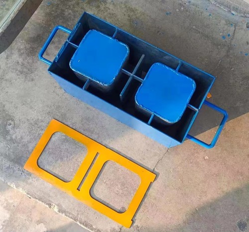 Pequeña máquina portátil para hacer bloques de cemento 110V - Imagen 2 de 9