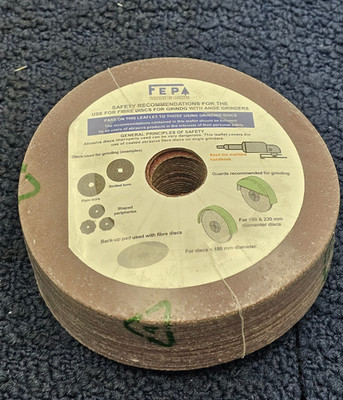 (QTY 25) Benchmark Abrasives 5'' Aluminum Oxide Resin Fiber Grinding Disc 80 Grit