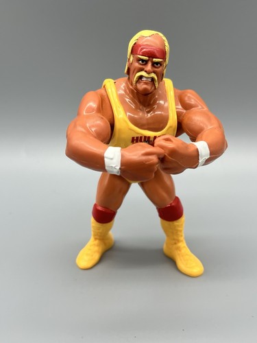 VTG 1990 Hasbro WWE WWF Series 2 Hulkster Hug Hulk...