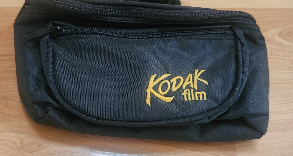 Kodak Film Vintage Fanny Pack. Black. Adjustable. Embroidered writing. SPOTLESS - Imagem 2 de 4