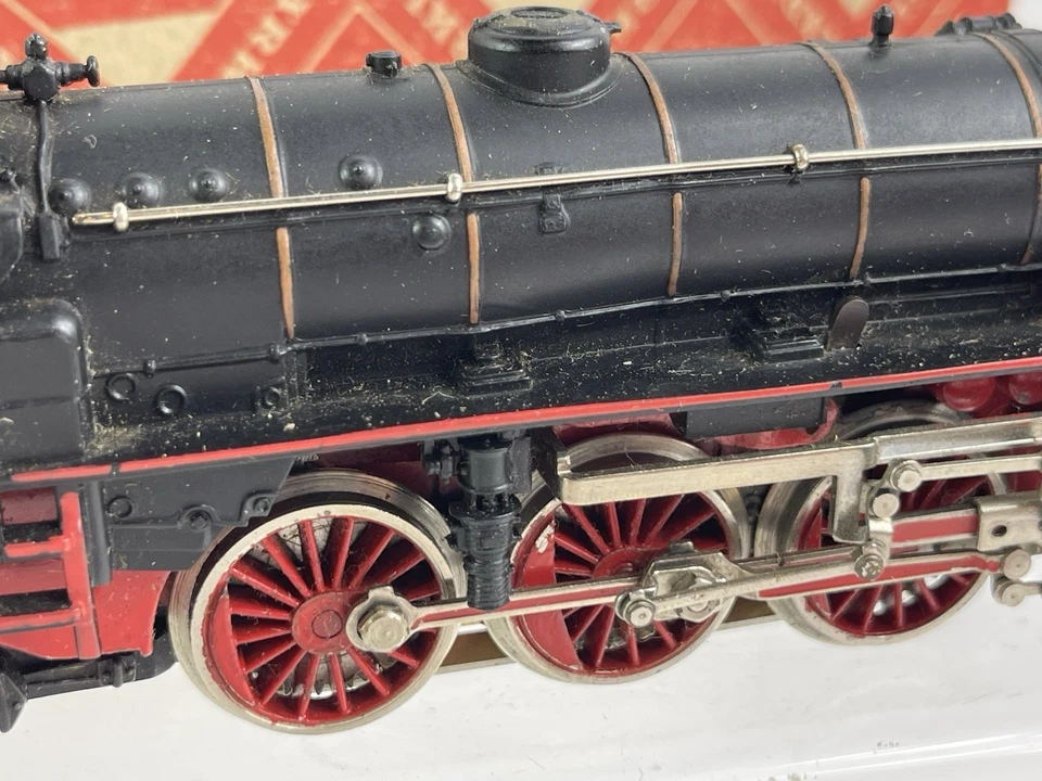 Vintage Original HO scale European Marklin Locomotive 23401 , Used With Box - Image 3 of 4