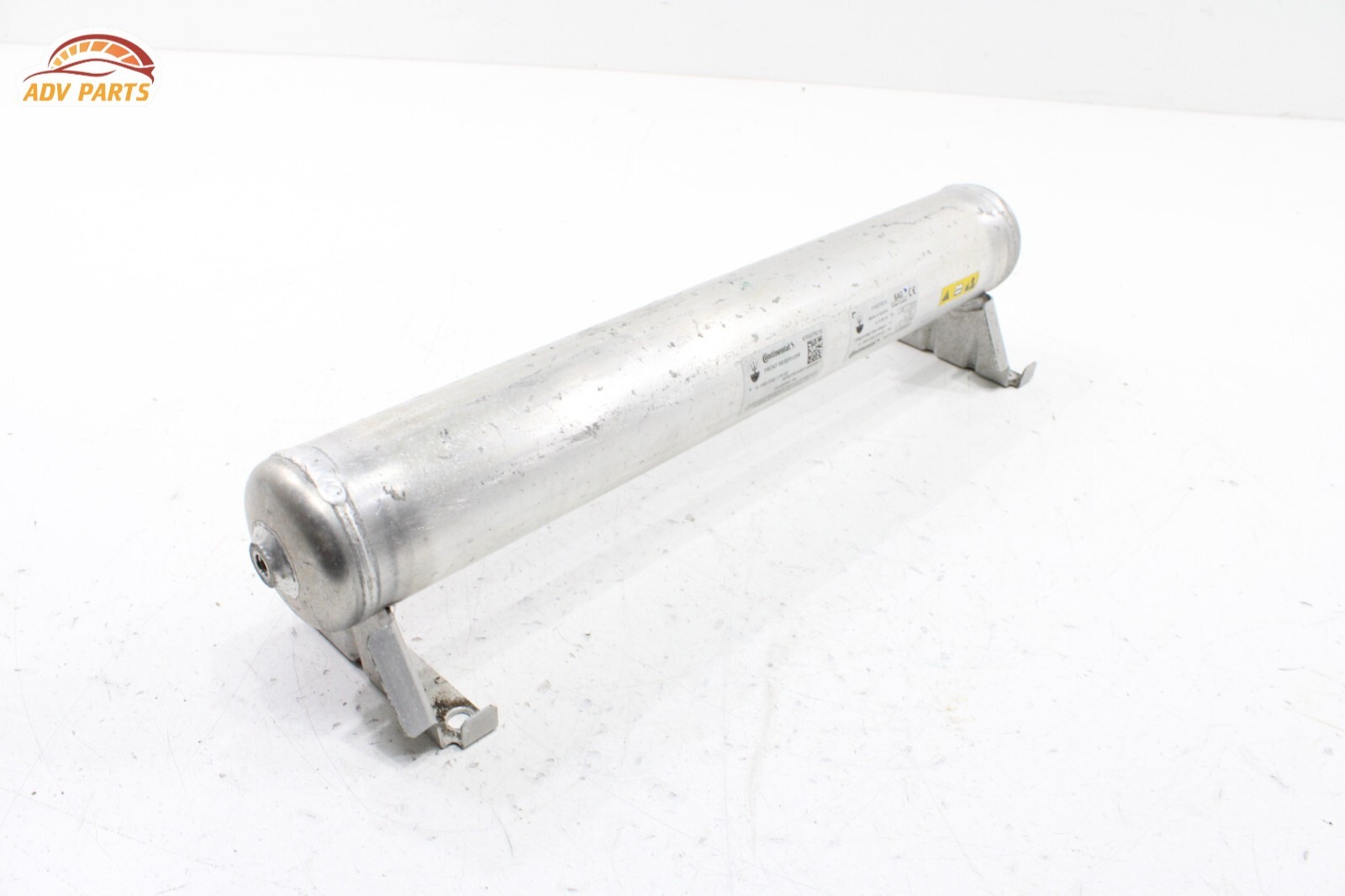 2017 - 2020 MASERATI LEVANTE AIR RIDE SUSPENSION FRONT RESERVOIR TANK OEM