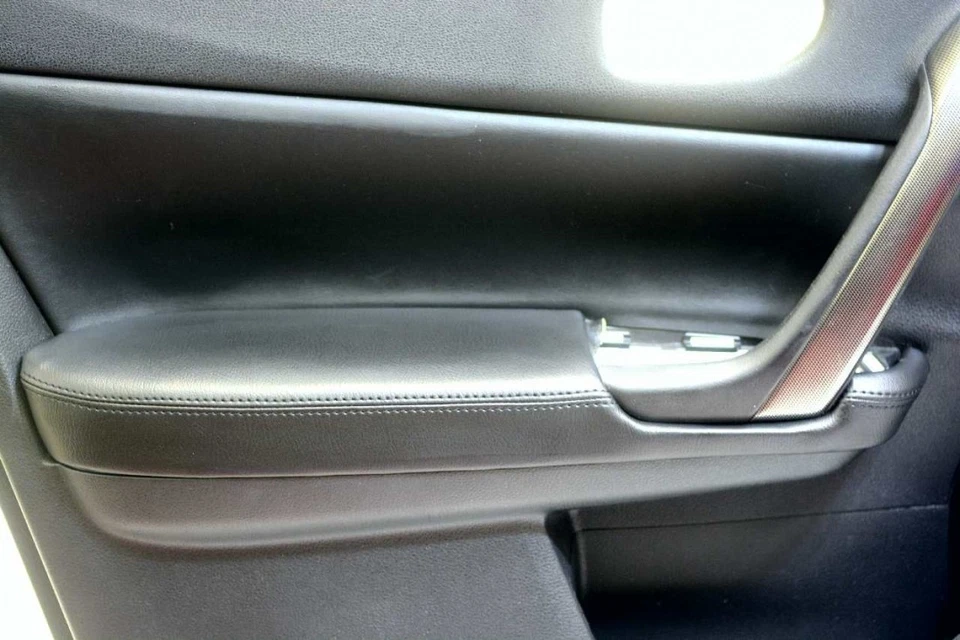 Panel puerta reposabrazos cuero sintético para Nissan Máxima 09-14 puntada negra Foto 3 de 4