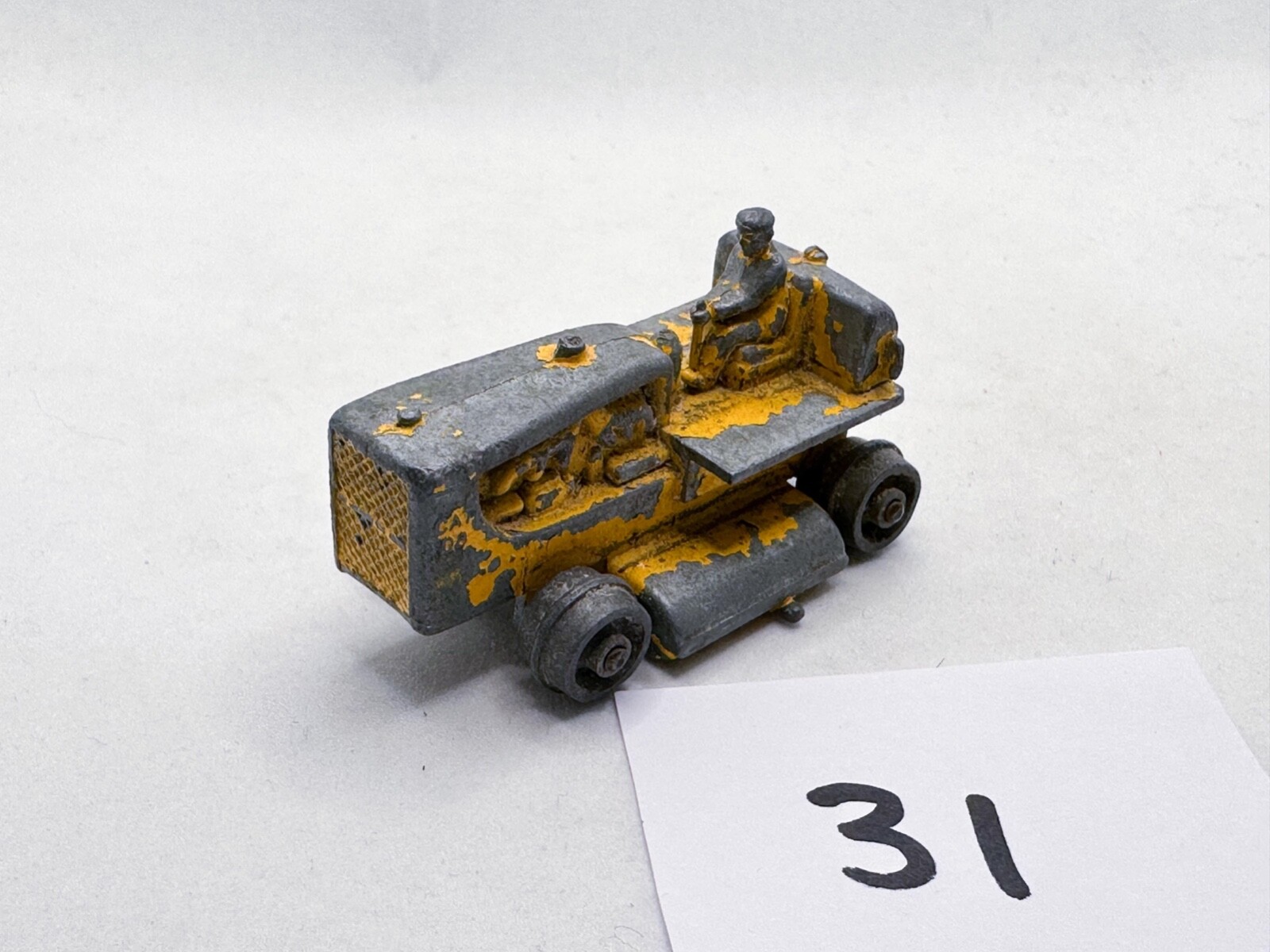 ミニカー MATCHBOX No.8 CATERPILLAR TRACTOR Original 1960's Matchbox Lesney #8 Caterpillar Tractor D8