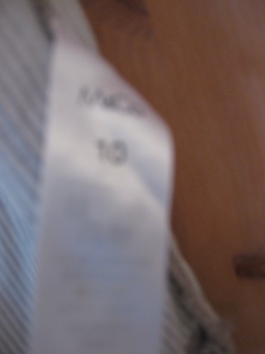 M&Co Petite Grey & White Strip Flower Capped Sleeve Top Size 10 - Picture 4 of 7