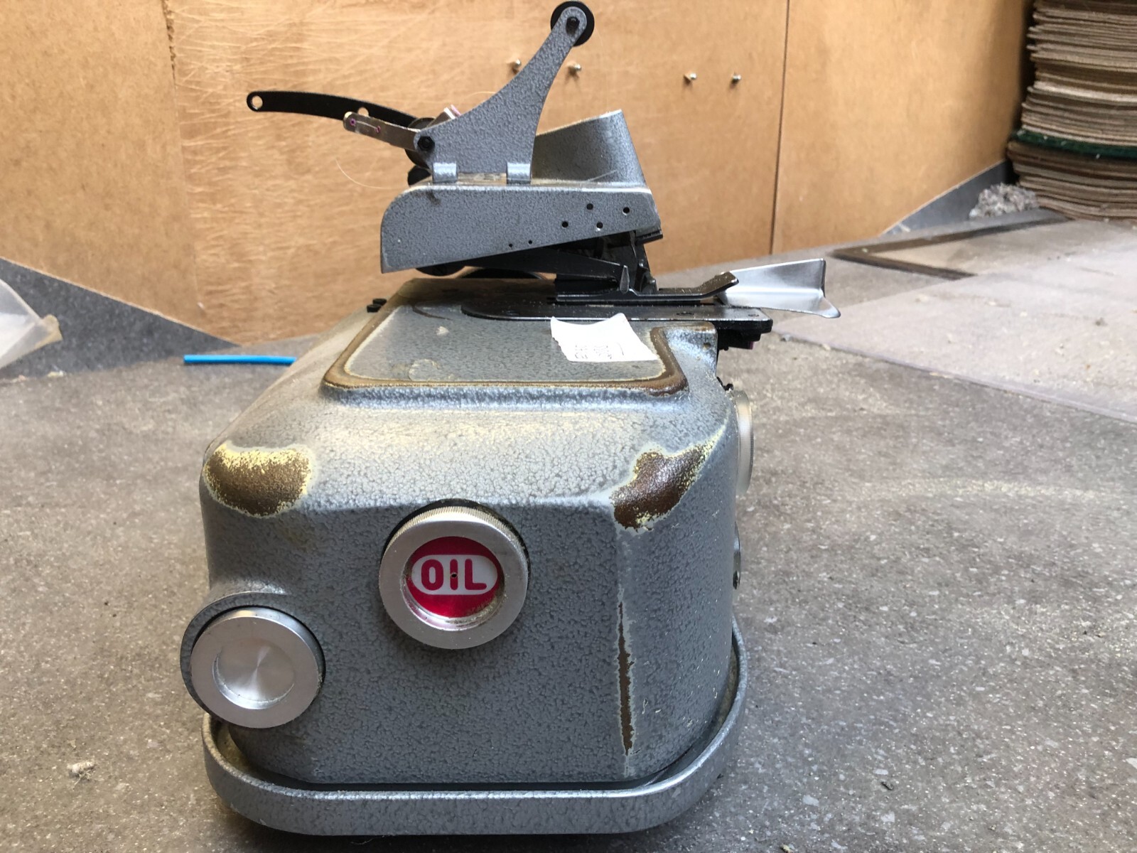 CARPET WHIPPING MACHINE BINDING 2 THREAD USED CARPET OVERLOCKING