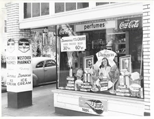 Vtg 40s Soda Fountain Photo 8x6 Westover Pharmacy Newburg, OR B&W Exterior COKE