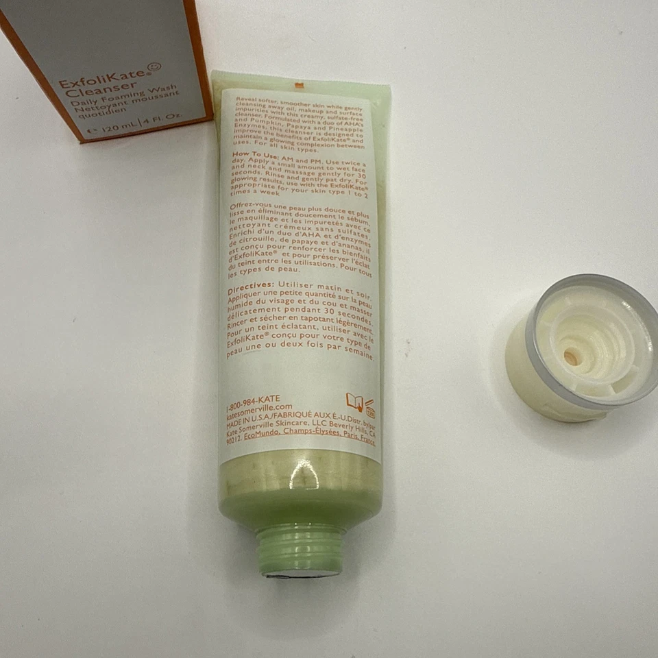 Limpiador diario en espuma 4 oz KATE SOMERVILLE ExfoliKate 4 oz 120 ml Foto 3 de 4