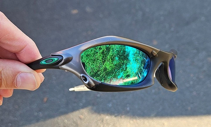 Lente empalme pulido negro/plateado/verde. Gafas de sol Y2K hechas en EE. UU. Foto 3 de 4