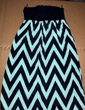 Forever 21 Womens Dress Size L   Slit on left side