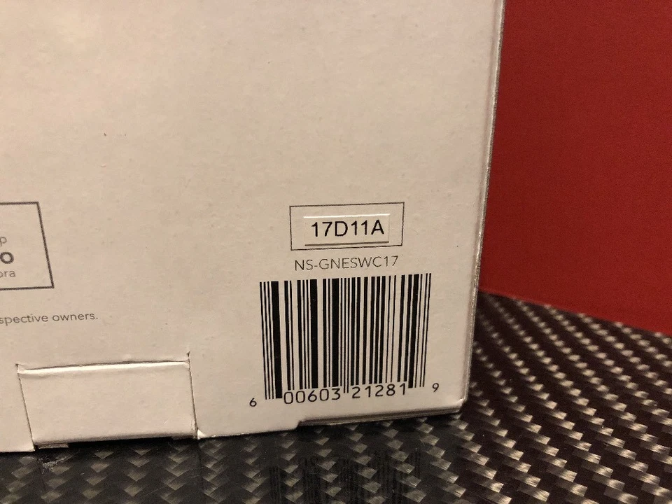 NES Classic Insignia Wired Gaming Controller - White - NEW Free US Shipping - Image 3 of 3