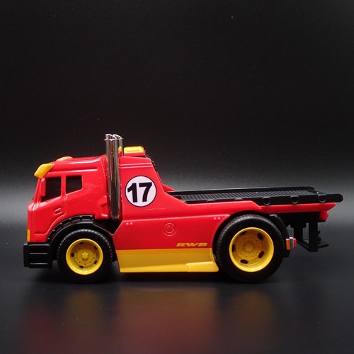 MODERN CUSTOM FLATBED CAR HAULER RWB RAUH WELT ROT MASSSTAB 1:64 DIECAST MODELLAUTO - Bild 2 von 7