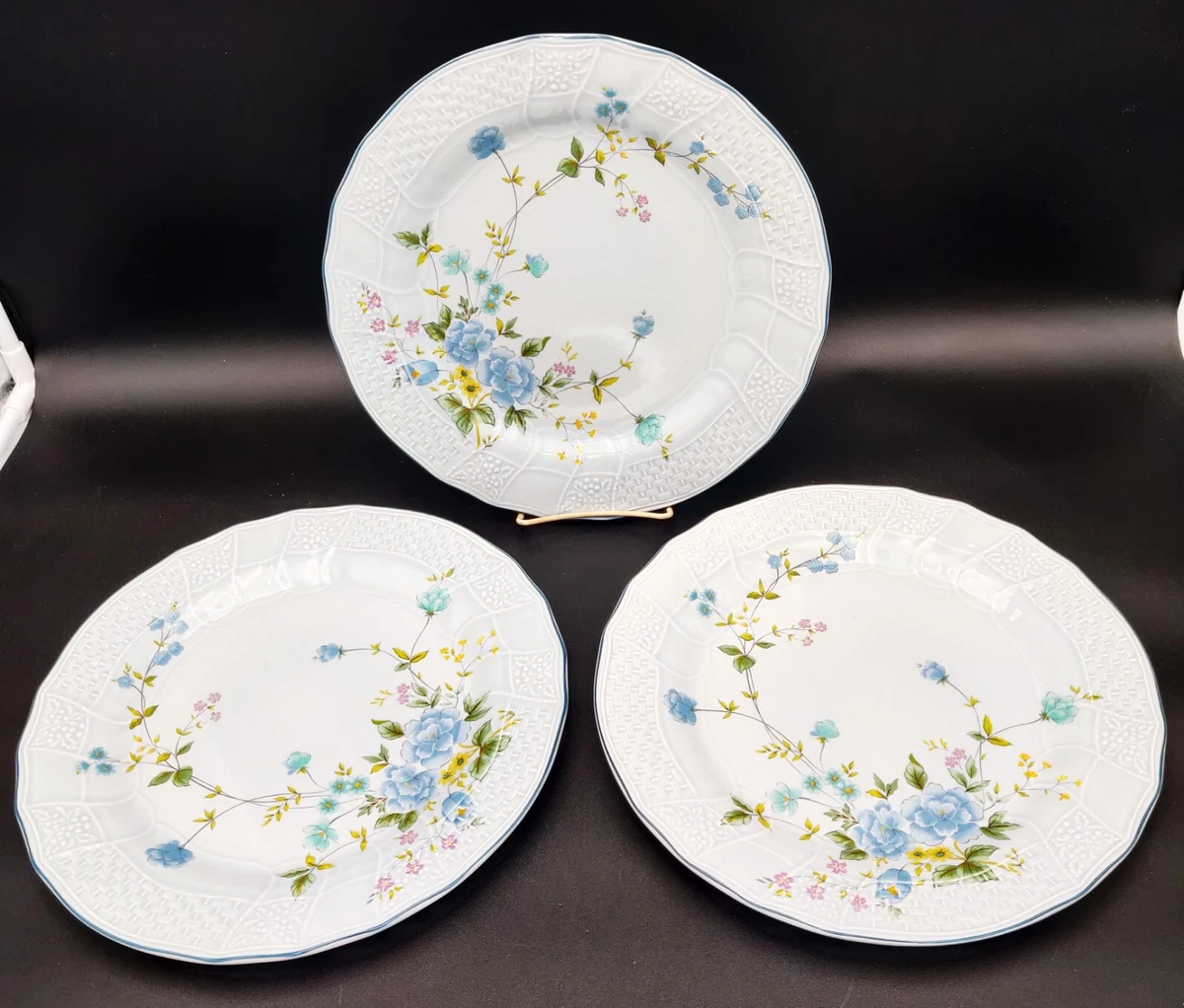Set 3 Discontinued MIKASA PRECIOUS BLUE MICHELLE 10 3 4 Dinner Plates 1979 84