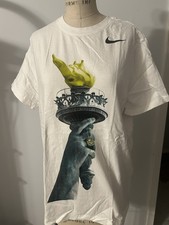 Nike New York Liberty WNBA Statue of Liberty Graphic White T-Shirt Size M