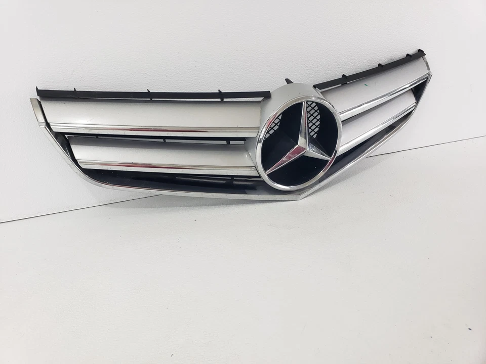 grills oct 908 09 10 11 12 14 2008-14 Mercedes-benz C300 C350 A2078880183 Grill Foto 3 de 4