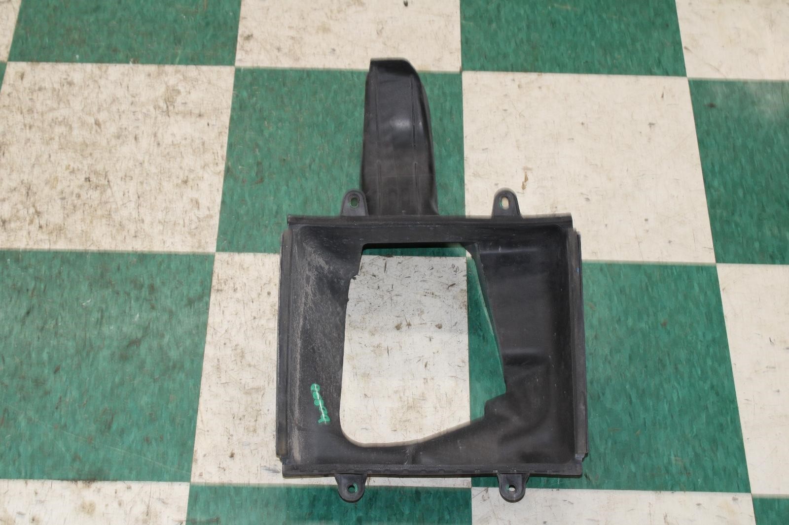 14-19 Ghibli 3.0L Motor Intercooler Passenger Right Shroud Trim Duct Factory OEM
