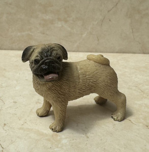 SCHLEICH 16381 – Mops Rüde Figur, Detailgetreues Spielzeug Für Sammler & Kinder