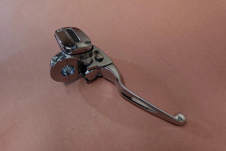 Harley Davidson VRSCSE 2005-2006 V-Rod conjunto de cilindro maestro de freno delantero Foto 2 de 4