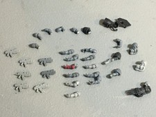A32277 WARHAMMER 40K SPACE MARINES BITS LOT ARMS BOLTERS GW