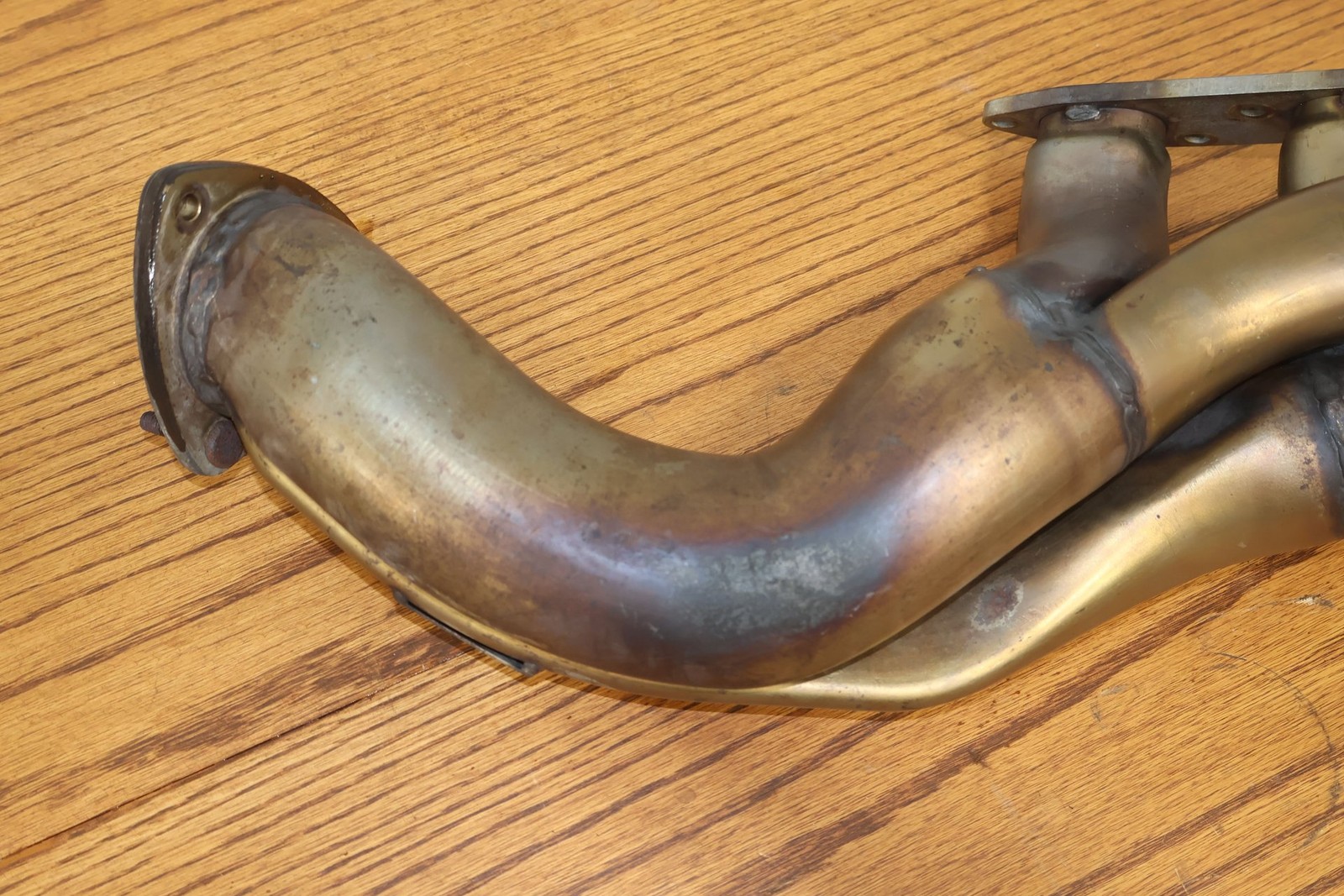 Aston Martin V8 Vantage 2010 Left Exhaust manifold P/N 6G335G232BB