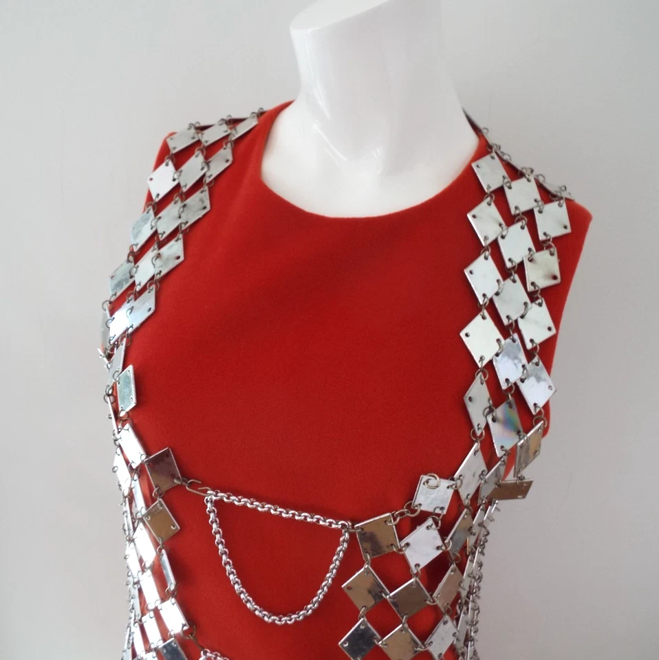 Chaleco largo de cota de malla tono plata de colección años 60 acabado espejo lentejuelas cadena correo Foto 4 de 4