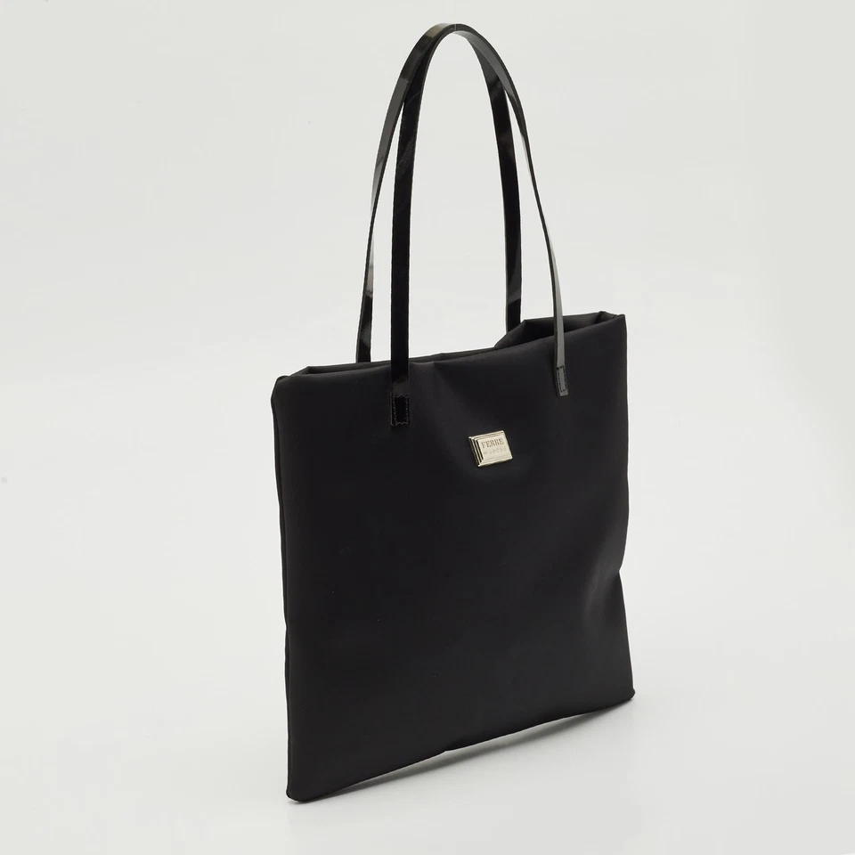 Bolso plano de nailon negro Gianfranco Ferre Foto 3 de 4