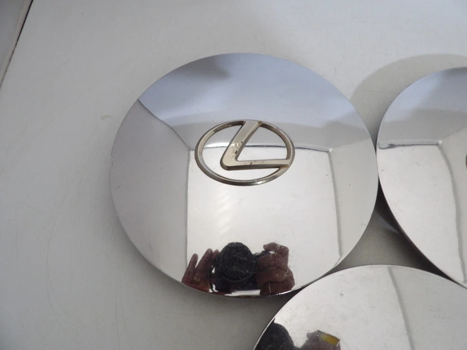 Set of 3 1993 1994 LEXUS LS400 Chrome After market Center Caps - Image 2 of 4