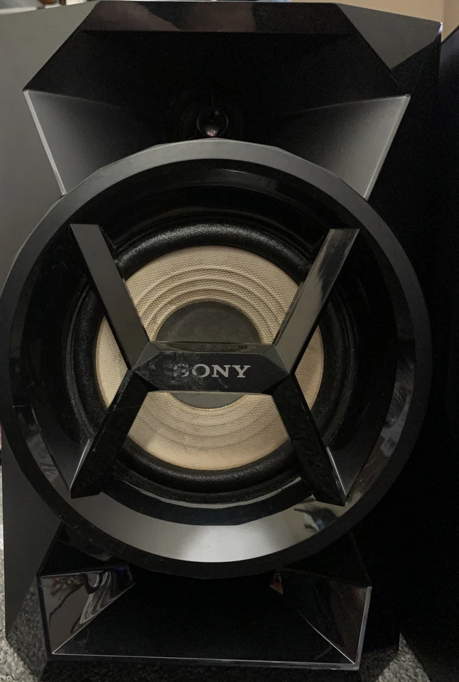 Sony MHCEC619iP Home Audio System Stereo CD iPhone iPod 8-pin Dock USB MP3 EQ - Image 3 of 4