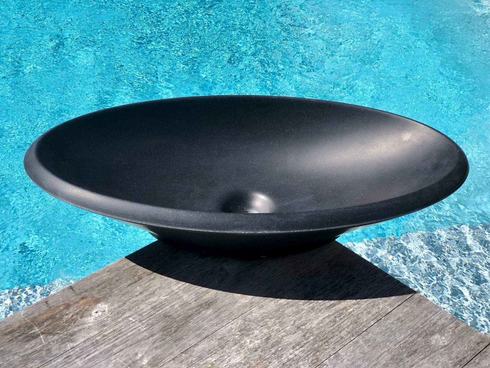 Vasque à poser ovale LOUPE en marbre et résine noire - Style luxe