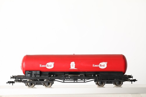 Lima H0  4-achsiger Kesselwagen rot  Esso Red  (323748) #5936# | Zustand: Gebraucht